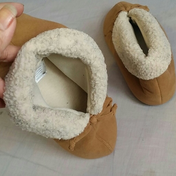 Totes ISOTONER Shoes Tan 6.5/7.5 - Picture 4 of 6